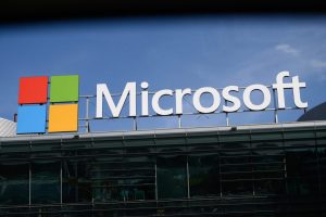 Microsoft cria sua própria empresa de implantação de IA com aporte de US$ 2,5 bilhões