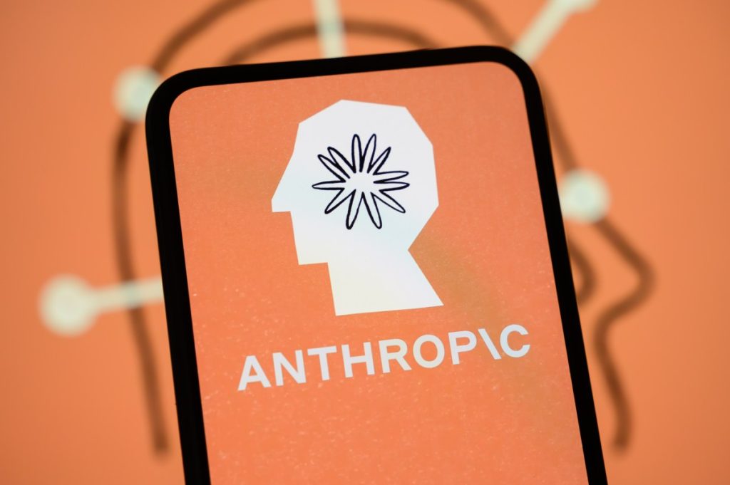 Anthropic negocia chip próprio com a Samsung, uma semana depois do acordo da OpenAI com a Broadcom